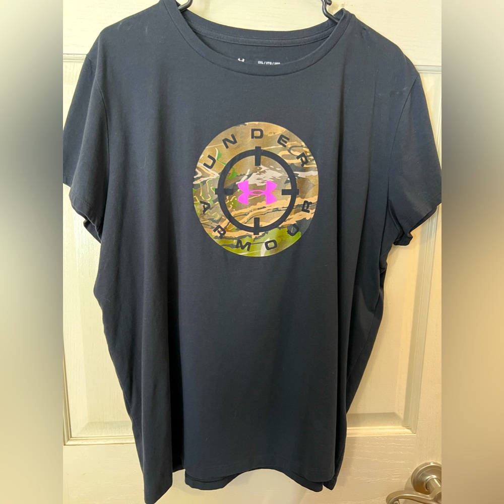 Under Armour T-shirt